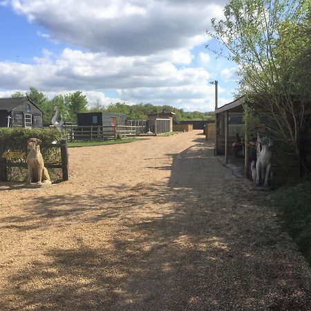 Willow Court Farm The Lodge & Petting Farm, 8 Mins From Legoland & Windsor, 15 Mins From Lapland Uk Exterior photo